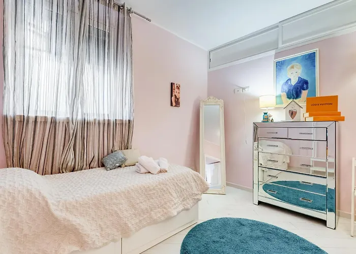 Great Beauty - 2 Double Bedrooms & 2 Bathrooms